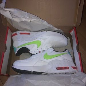 Women’s Nike Air Max Excee - BRAND NEW